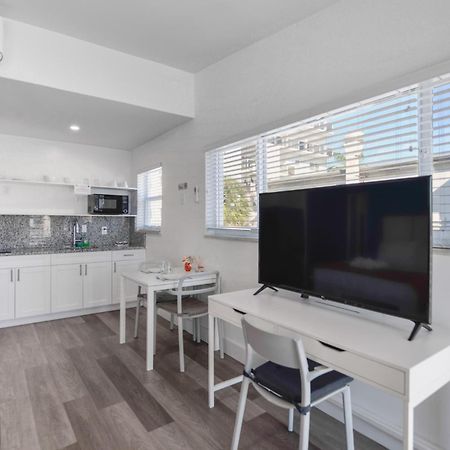 הוליווד Spacious Studio With Balcony And Parking At The Beach -M46 מראה חיצוני תמונה