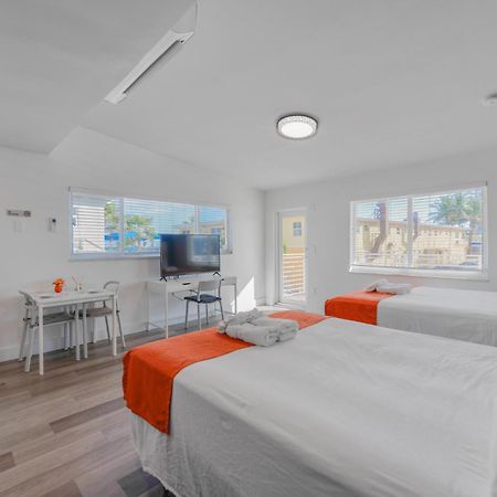 הוליווד Spacious Studio With Balcony And Parking At The Beach -M46 מראה חיצוני תמונה