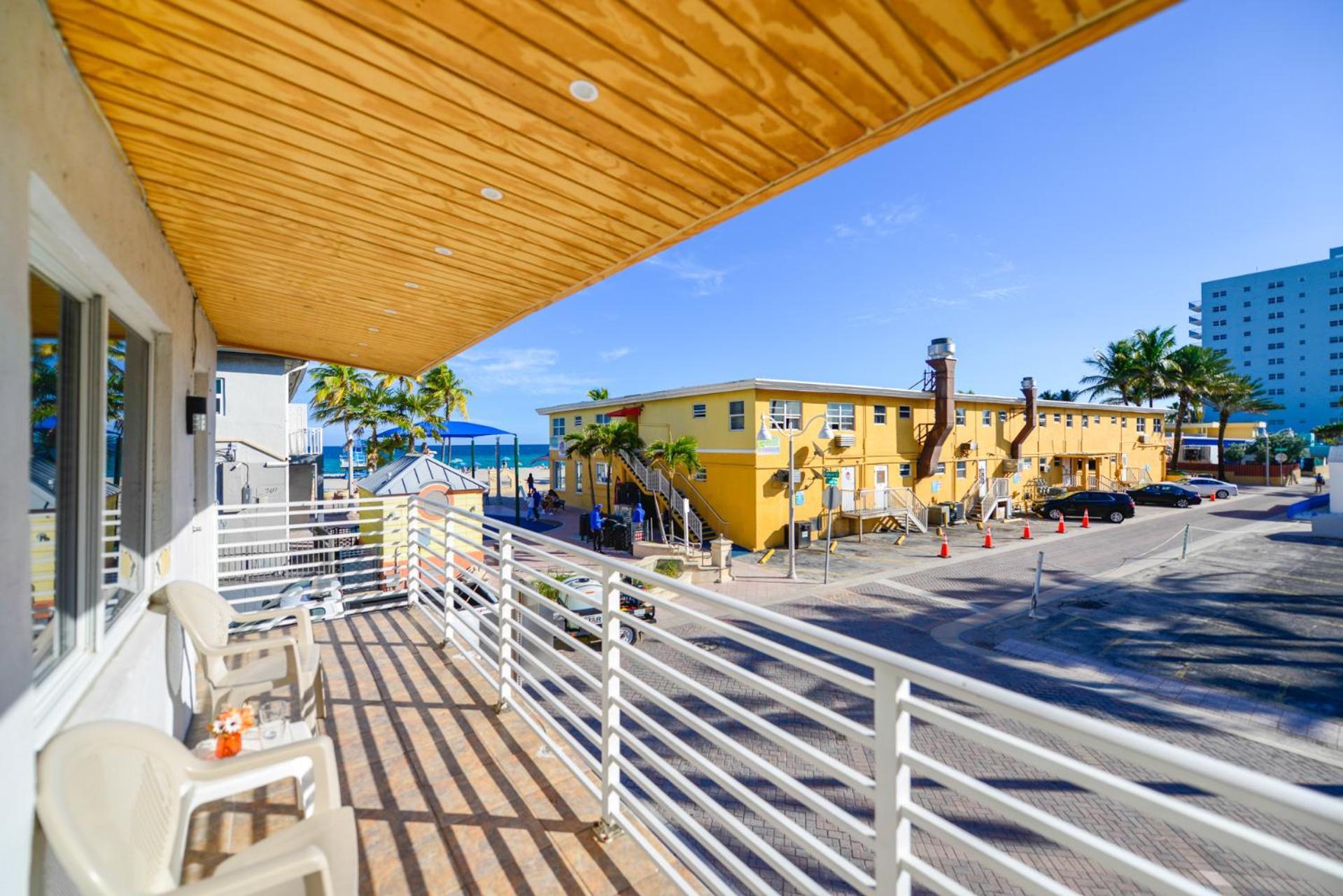 הוליווד Spacious Studio With Balcony And Parking At The Beach -M46 מראה חיצוני תמונה