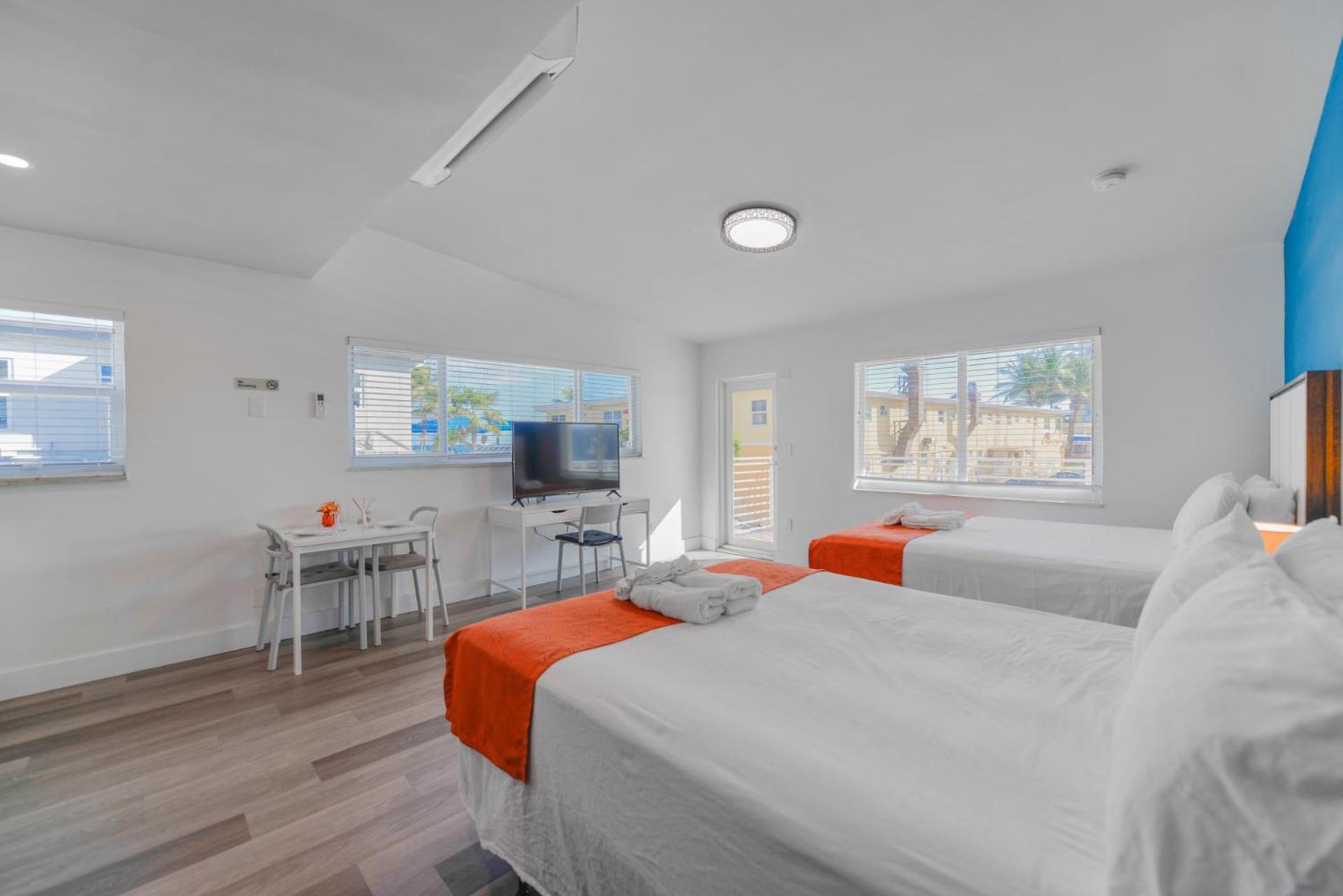 הוליווד Spacious Studio With Balcony And Parking At The Beach -M46 מראה חיצוני תמונה
